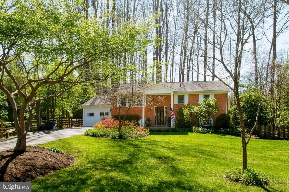 12415 Caisson Rd, Fairfax, VA 22030 - #1