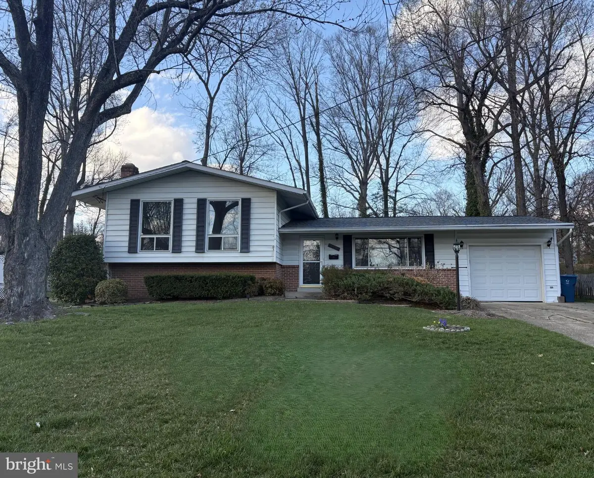 11010 Byrd Dr, Fairfax, VA 22030 - #1