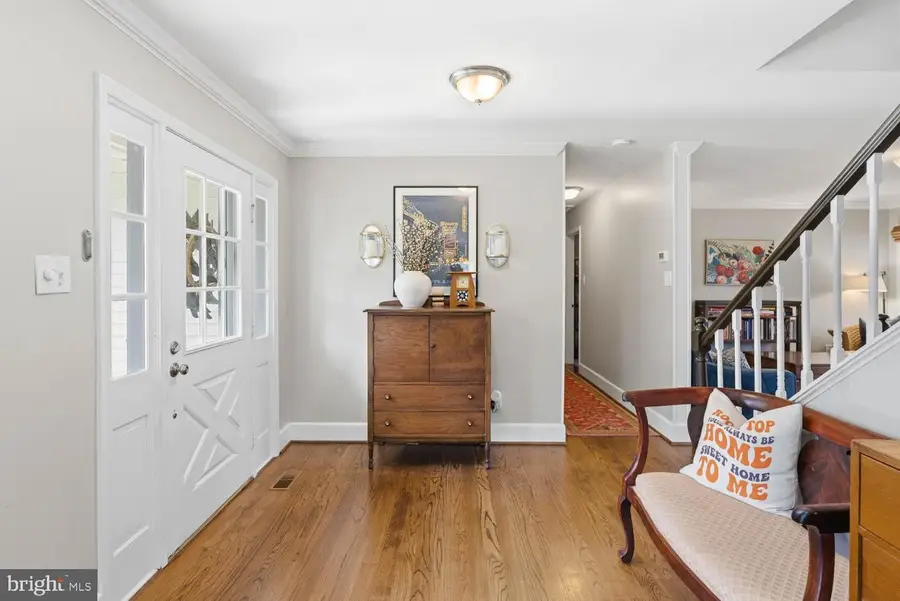 9822 Wolcott Dr, Burke, VA 22015 - #3