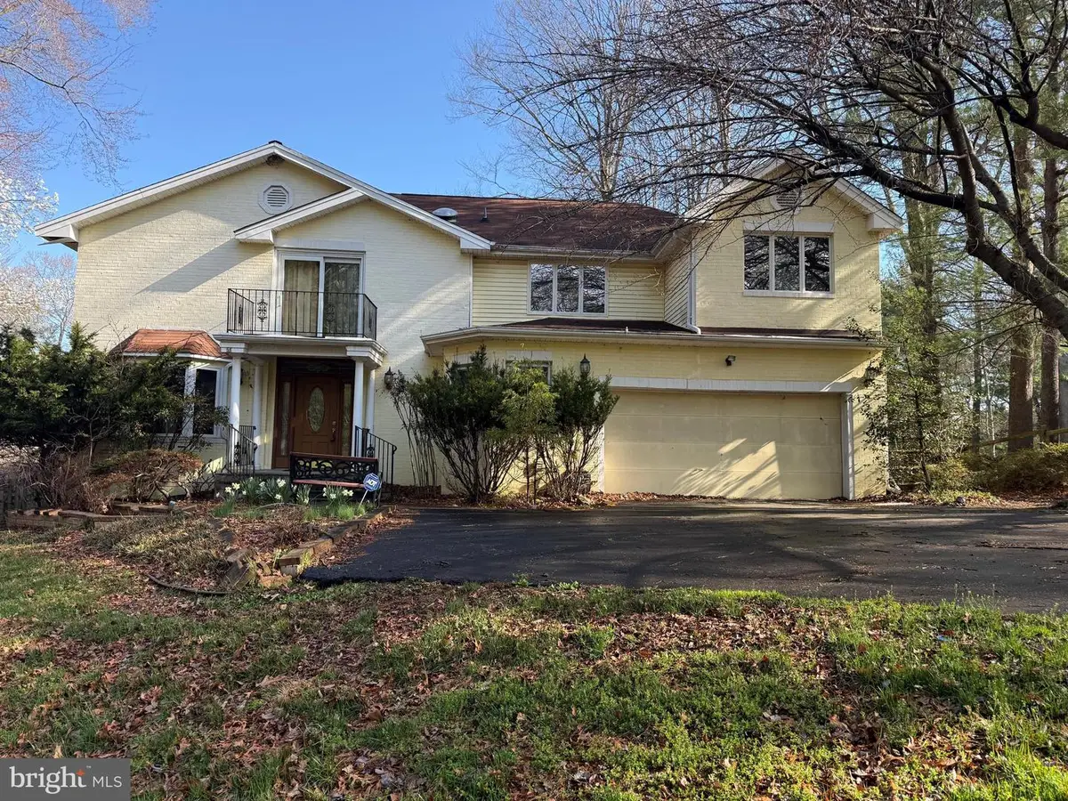 10910 Miller Rd, Oakton, VA 22124 - #1