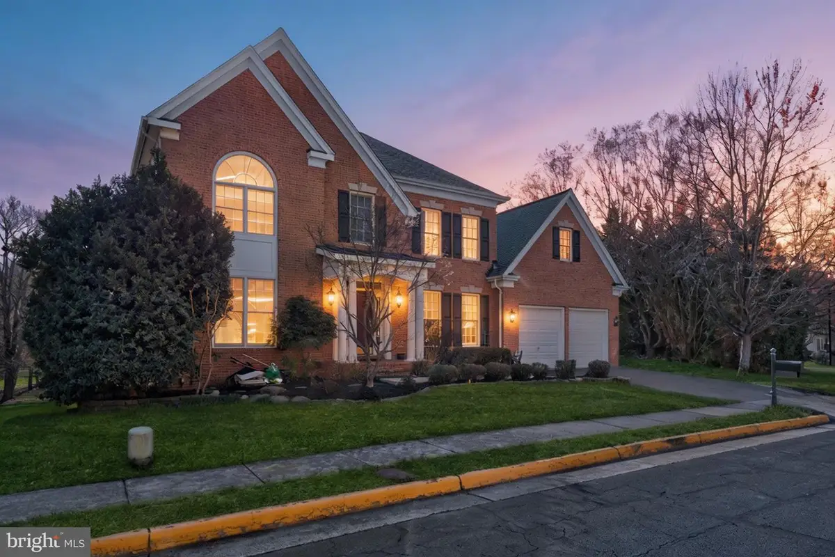 11638 Forest Hill Ct, Fairfax, VA 22030 - #1