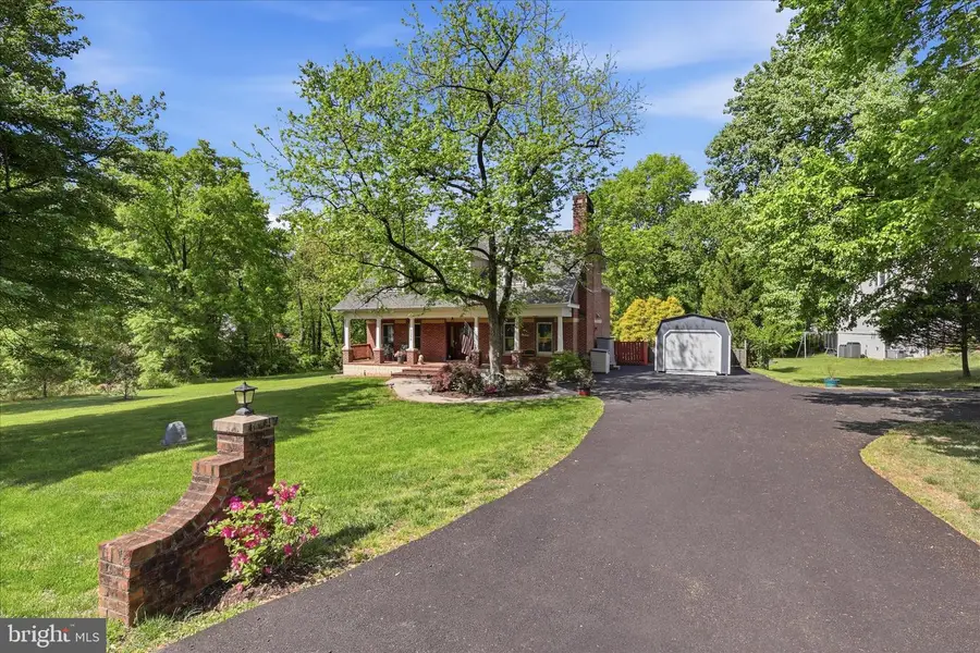 6256 Woodfair Dr, Fairfax Station, VA 22039 - #3