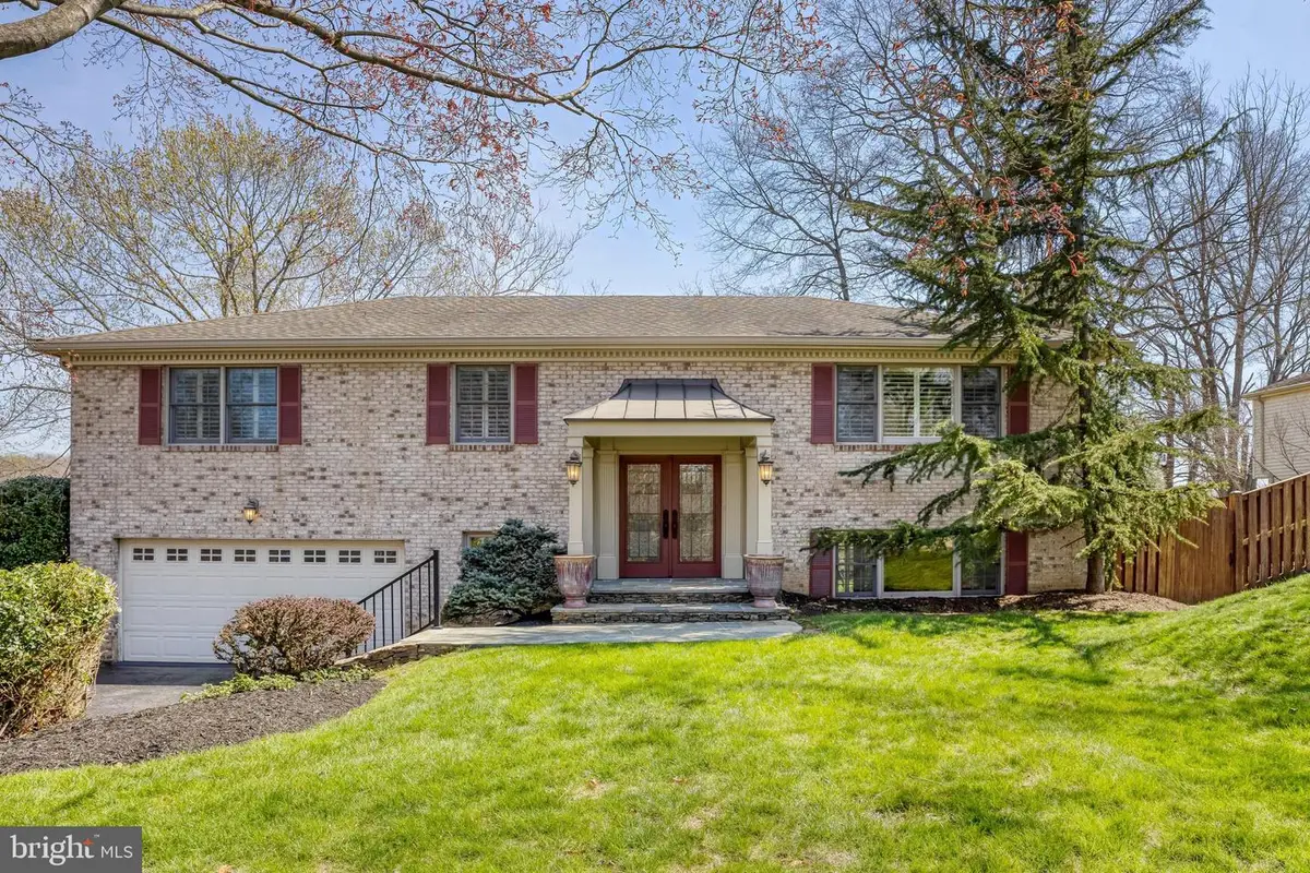 10801 Greene Dr, Lorton, VA 22079 - #1