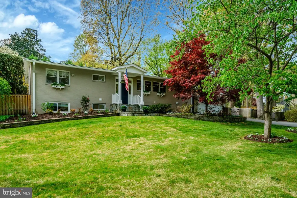 3911 Locust Ln, Alexandria, VA 22310 - #1