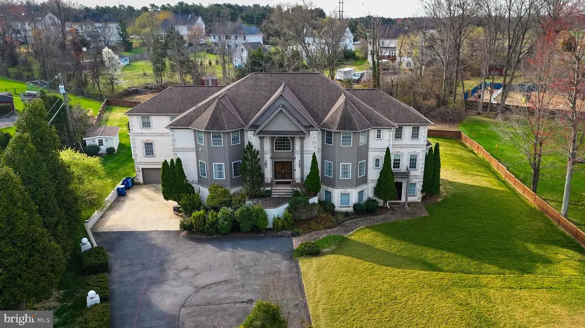 5717 Old Clifton Rd, Clifton, VA 20124 - #1