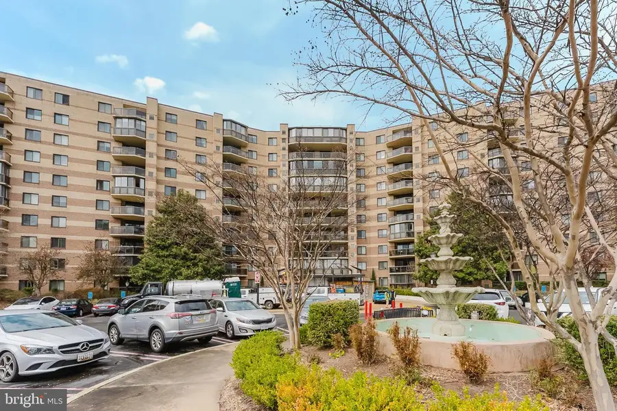 8370 Greensboro Dr #310, McLean, VA 22102 - #2