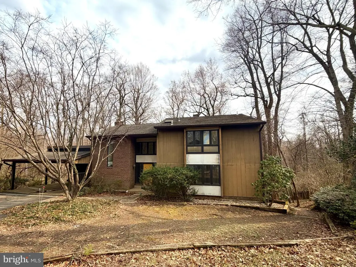 3311 Mantua Dr, Fairfax, VA 22031 - #1