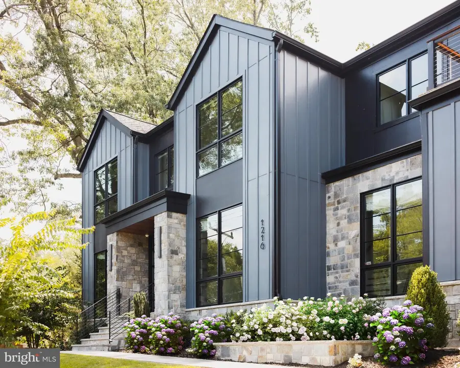 1216 Earnestine St, McLean, VA 22101 - #2