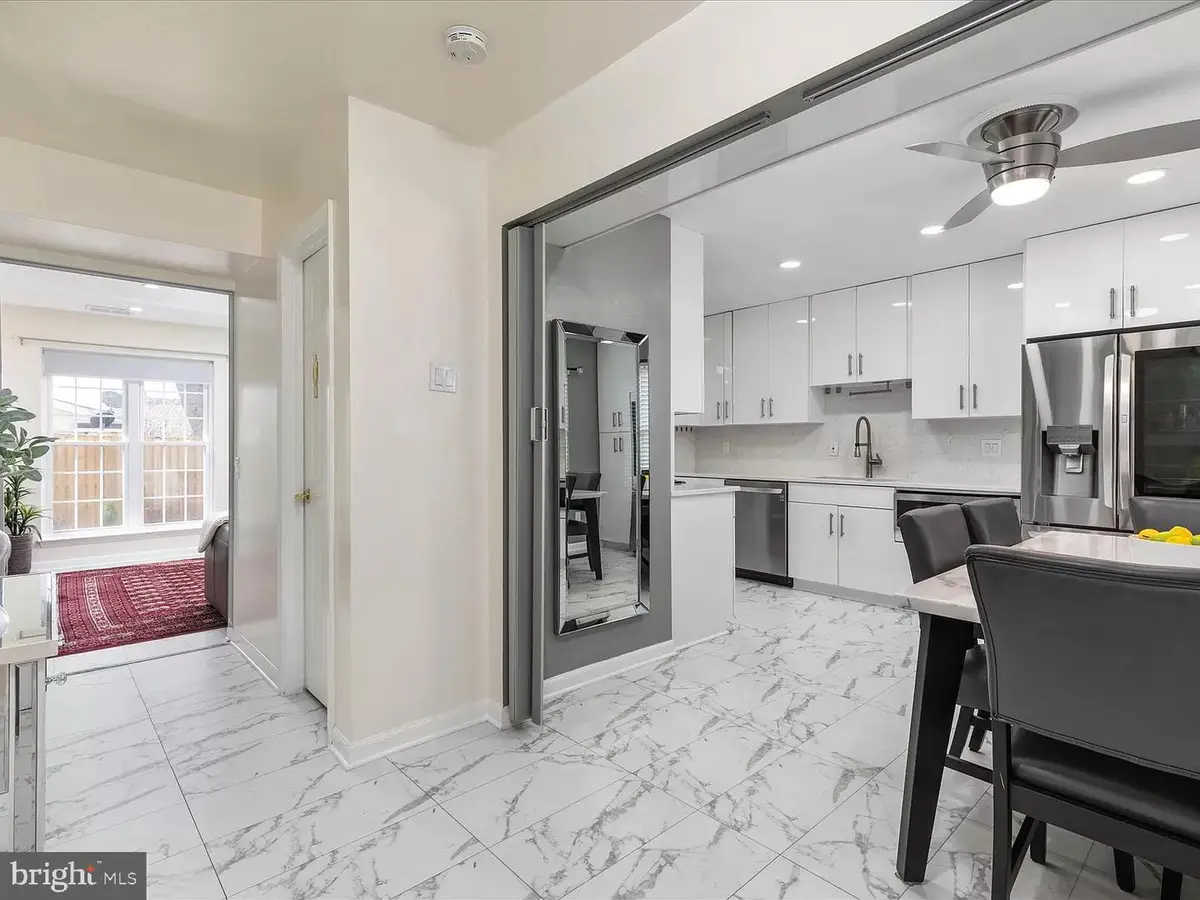 14707 Southwarke Pl, Centreville, VA 20120 - #1