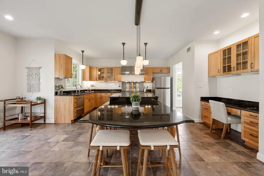 6912 Alpine Dr, Annandale, VA 22003 - #3