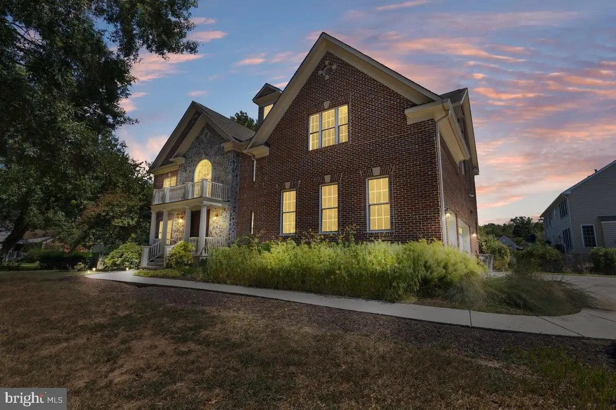 8813 Oak Leaf Dr, Alexandria, VA 22309 - #1