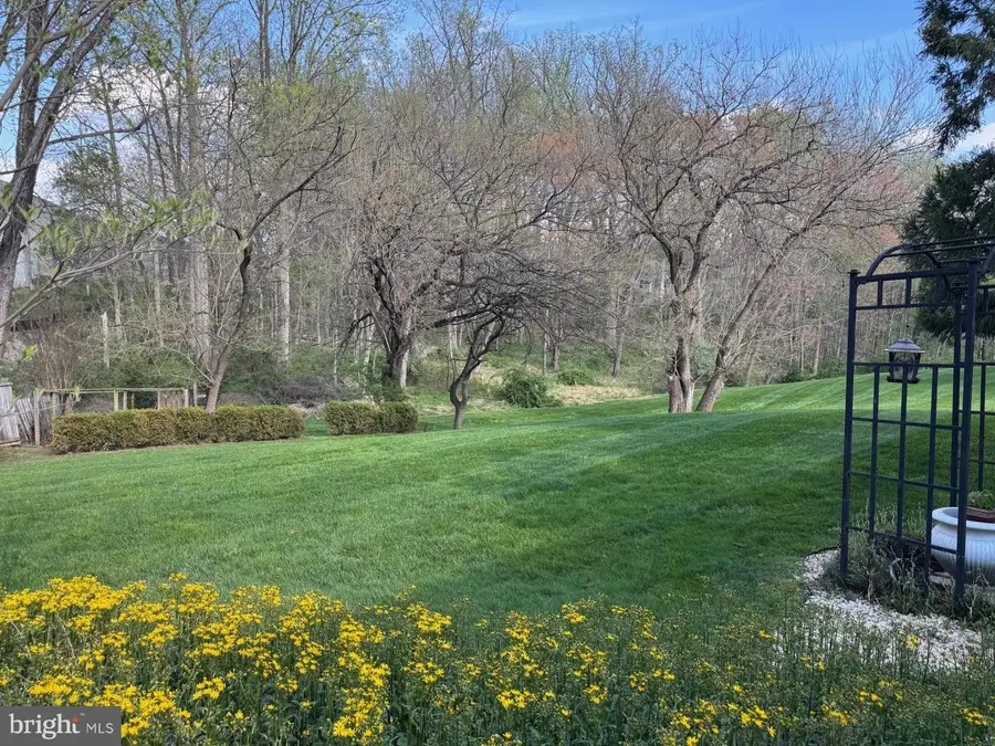 1703 Raleigh Hill Rd, Vienna, VA 22182 - #2