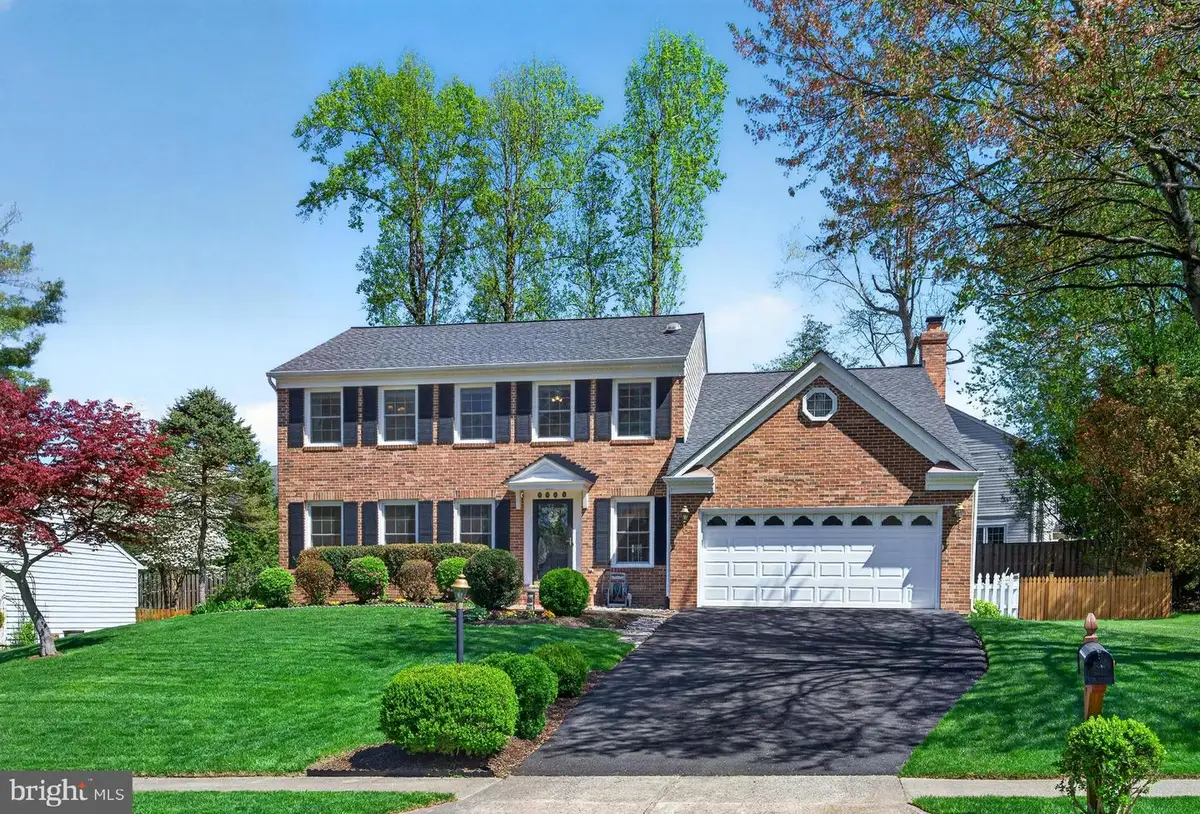 9589 Burnt Oak Dr, Fairfax Station, VA 22039 - #1