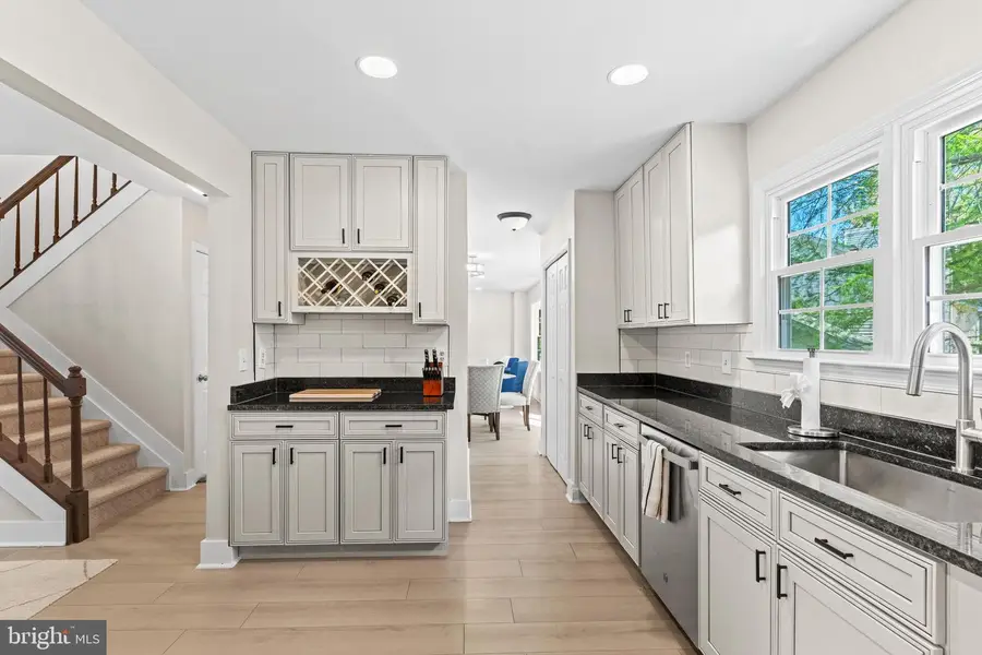908 Ashburn St, Herndon, VA 20170 - #3