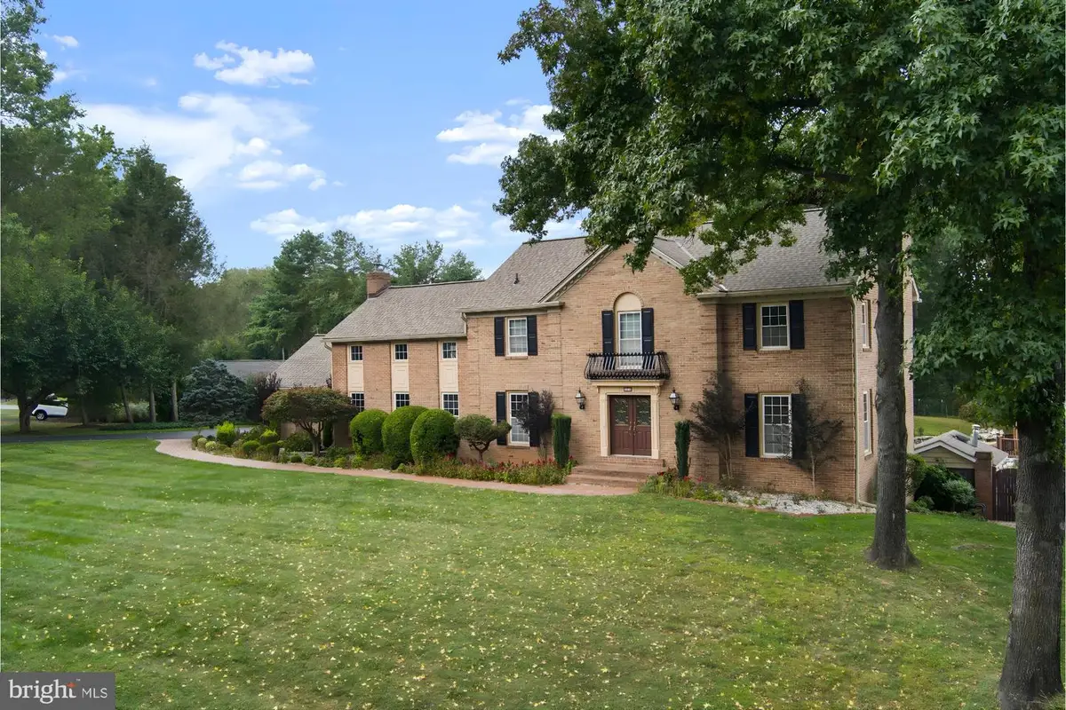 9424 Brian Jac Ln, Great Falls, VA 22066 - #1