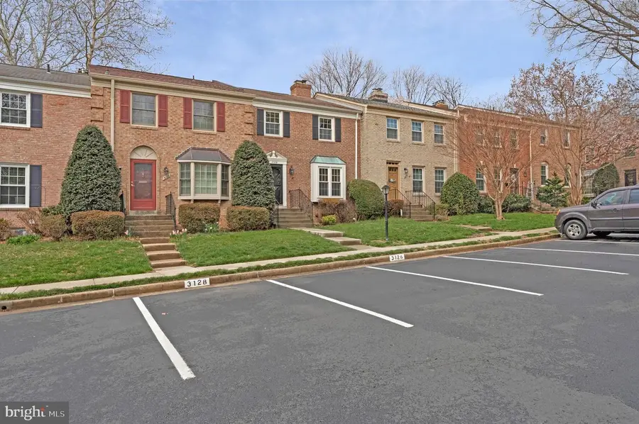 3126 Barnard Ct, Fairfax, VA 22031 - #2