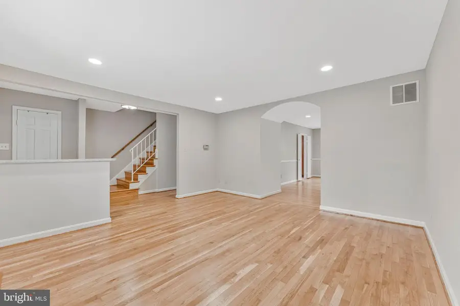 3126 Barnard Ct, Fairfax, VA 22031 - #3