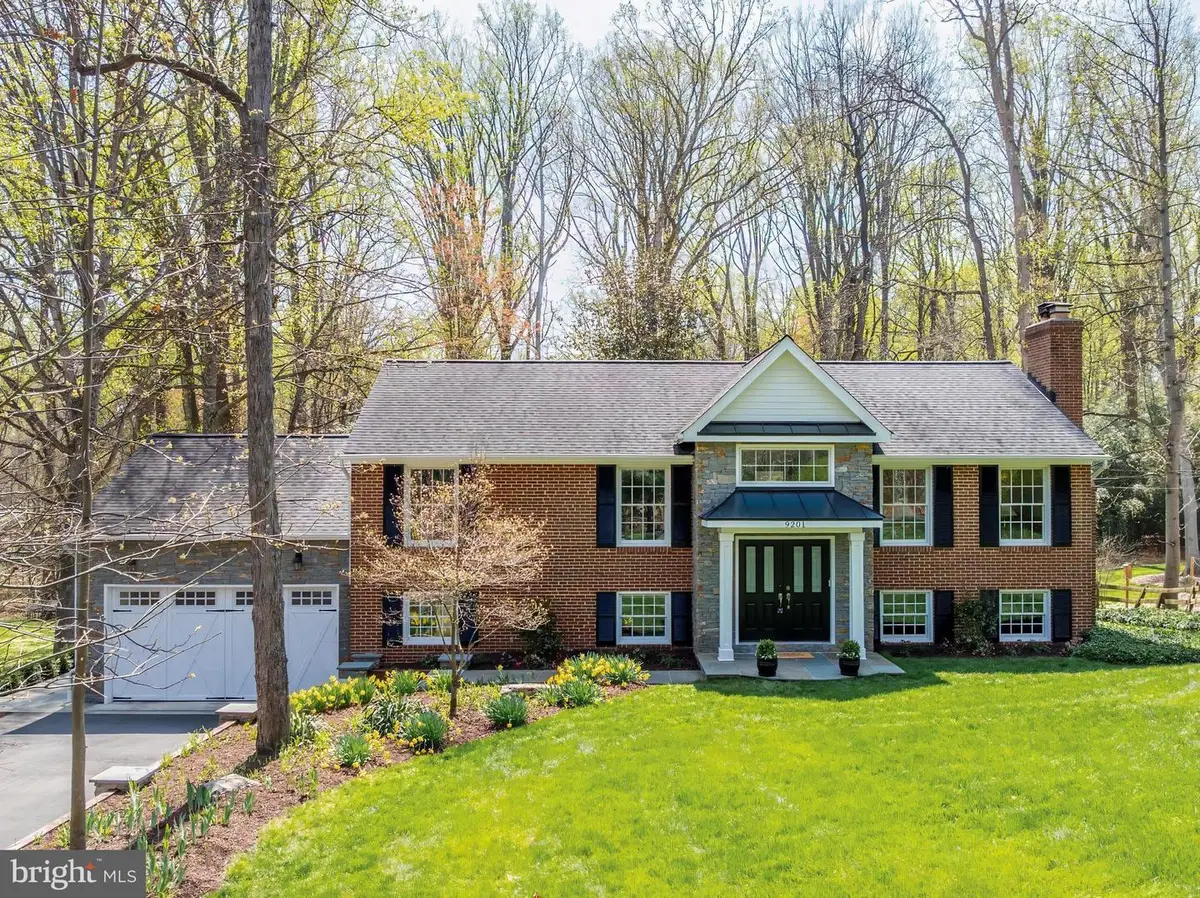 9201 Weant Dr, Great Falls, VA 22066 - #1