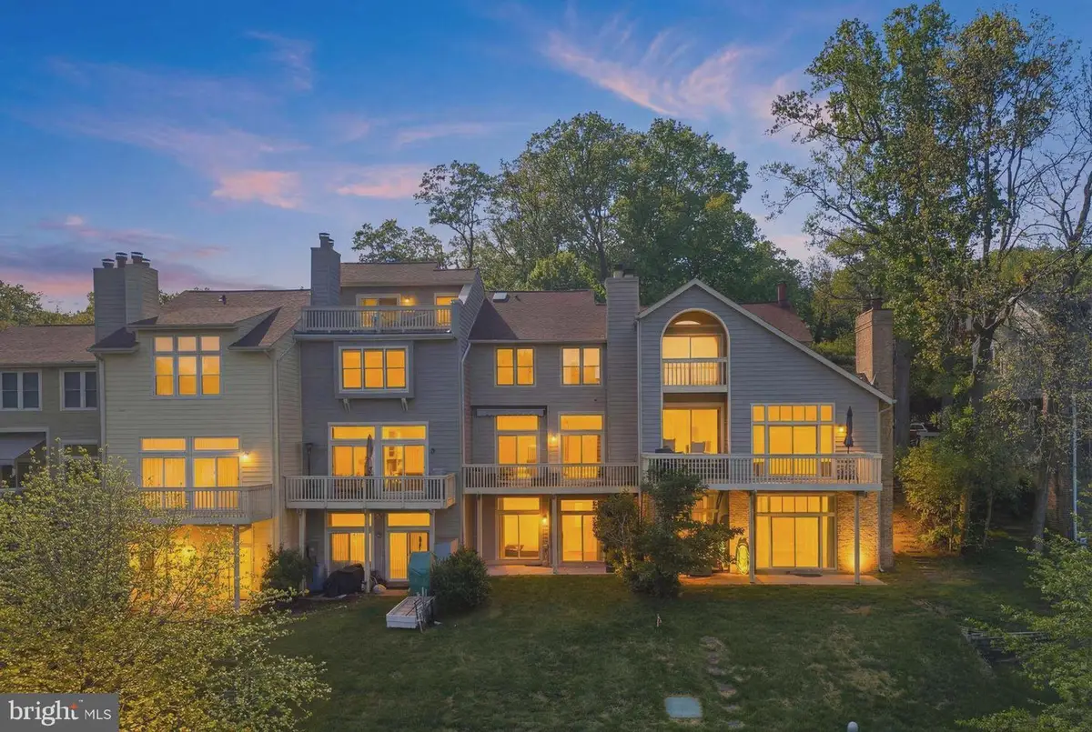 11163 Lake Chapel Ln, Reston, VA 20191 - #1