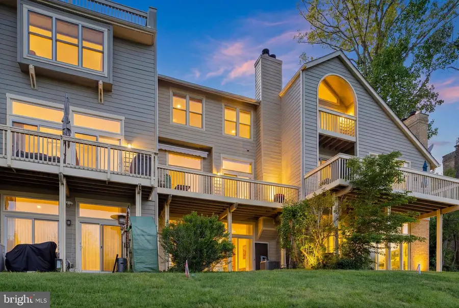 11163 Lake Chapel Ln, Reston, VA 20191 - #2