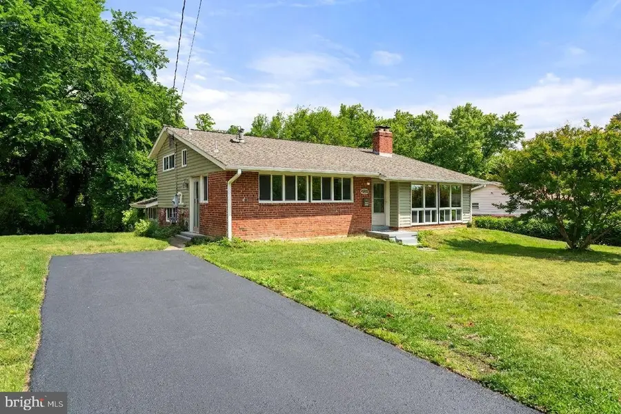 4526 Roundhill Rd, Alexandria, VA 22310 - #2