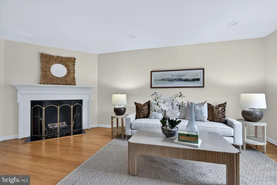 6805 Market Square Dr, McLean, VA 22101 - #2