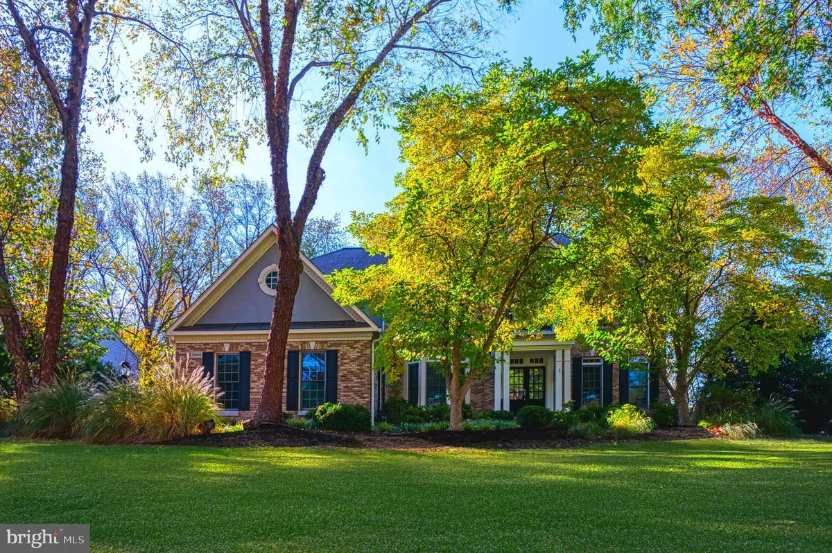 10409 Dunn Meadow Rd, Vienna, VA 22182 - #1