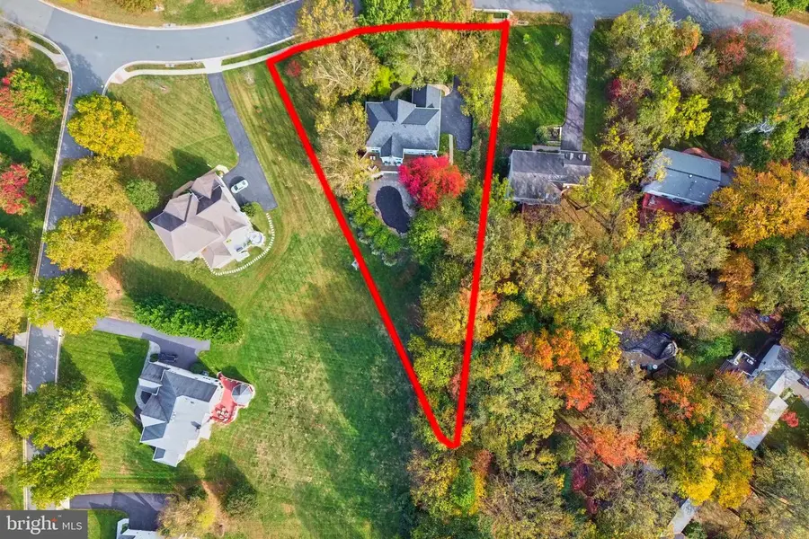 10409 Dunn Meadow Rd, Vienna, VA 22182 - #2