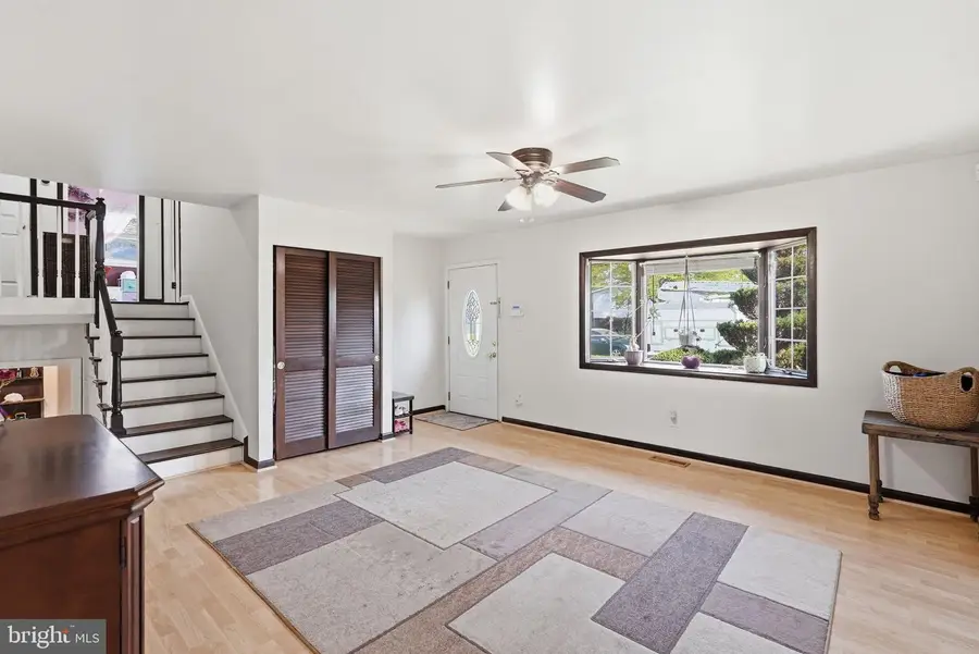 6614 Stagecoach St, Springfield, VA 22150 - #3