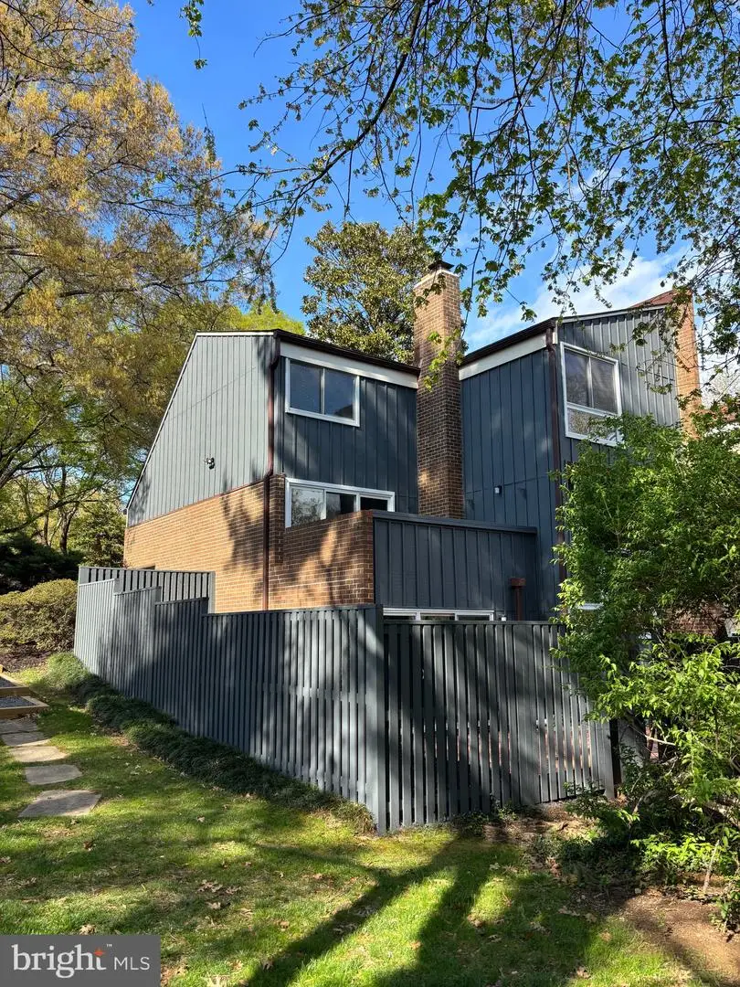 11556 Links Dr, Reston, VA 20190 - #2