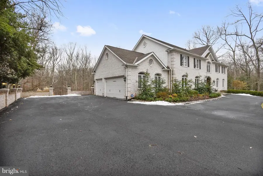 8611 Brook Rd, McLean, VA 22102 - #2