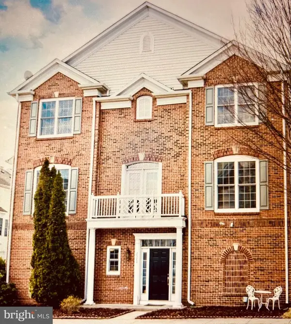 2520 Walnut Leaf Ln, HERNDON, VA 20171