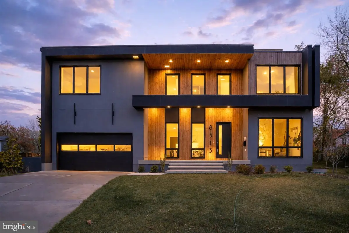 8313 Syracuse Cir, Vienna, VA 22180 - #1