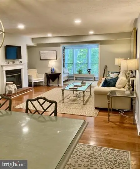 10087 Oakton Terrace Rd, Oakton, VA 22124 - #2