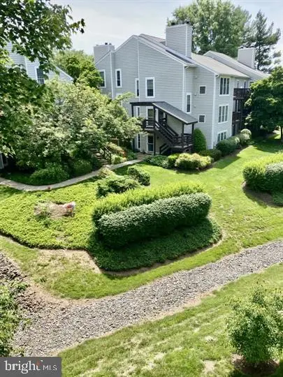 10087 Oakton Terrace Rd, Oakton, VA 22124 - #3