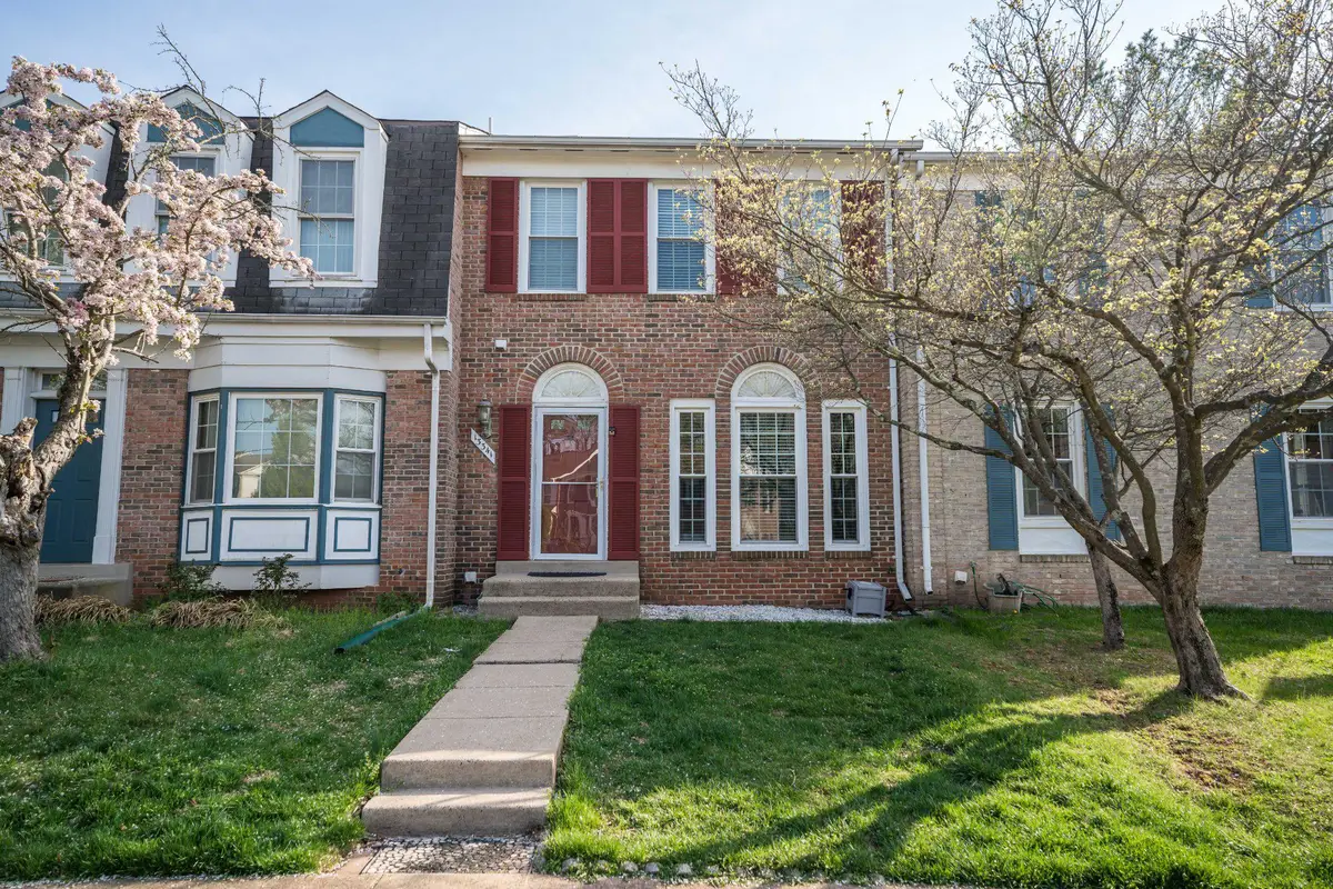 13341 Foxhole Dr, Fairfax, VA 22033 - #1