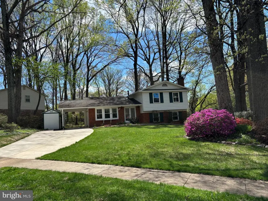 8717 Higdon Dr, Vienna, VA 22182 - #2