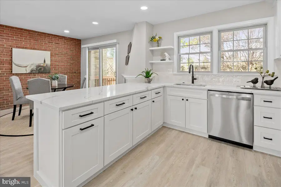 2872 Sutton Oaks Ln, Vienna, VA 22181 - #3