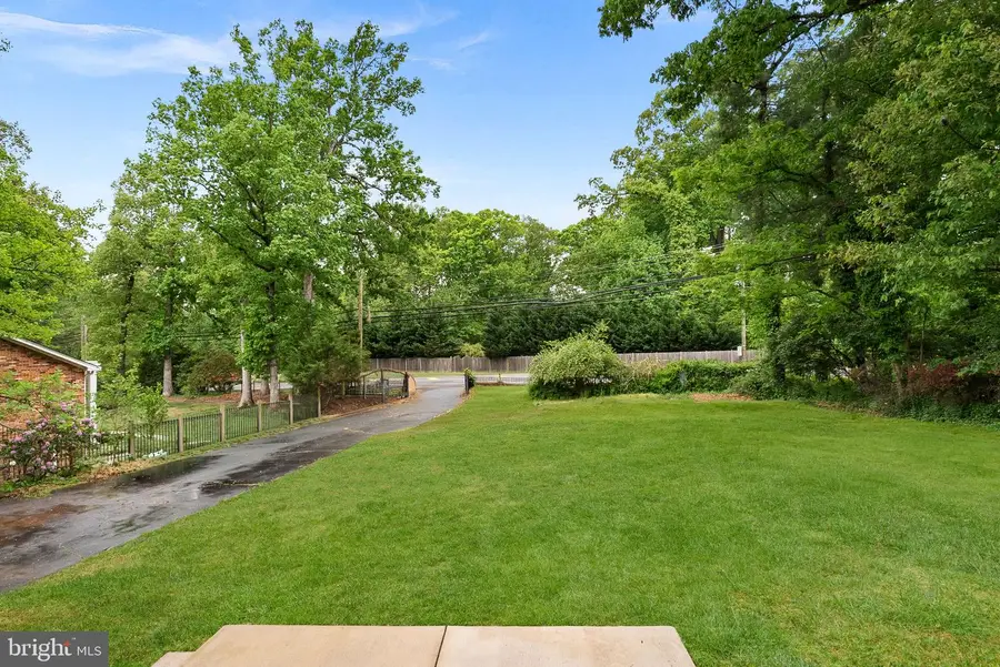 2435 Hunter Mill Rd, Vienna, VA 22181 - #3