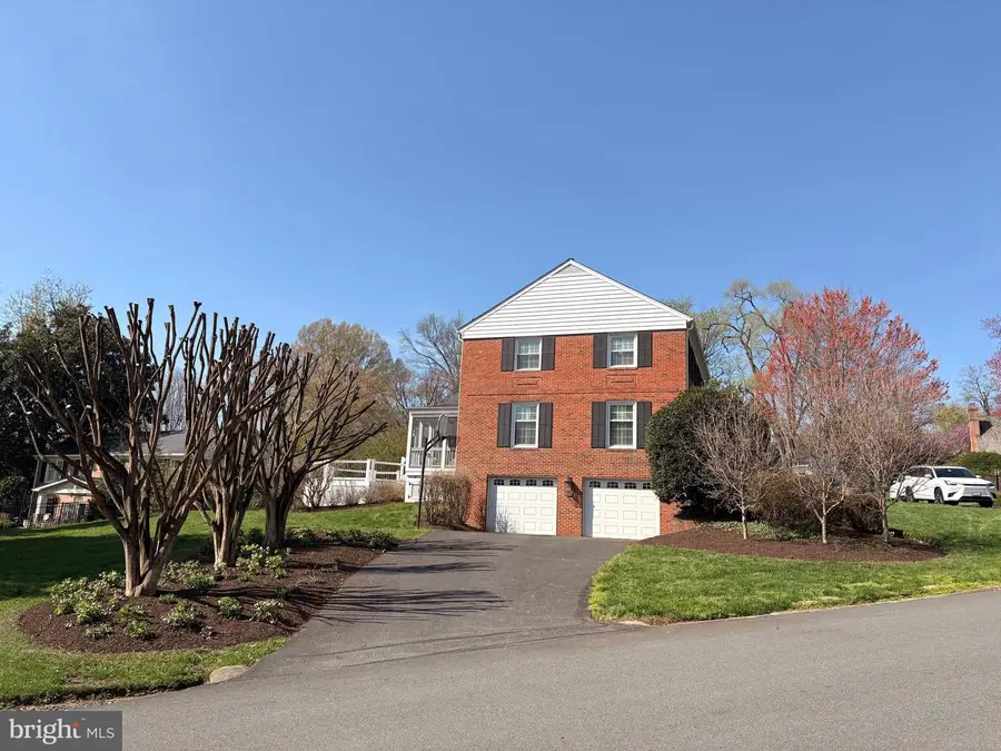 911 Rail Ct, McLean, VA 22102 - #3