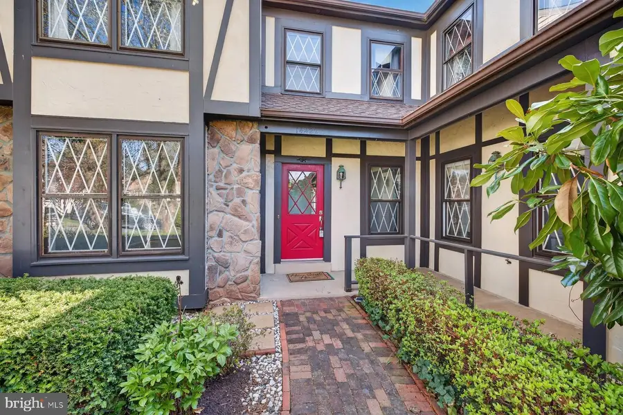 14422 Coachway Dr, Centreville, VA 20120 - #3