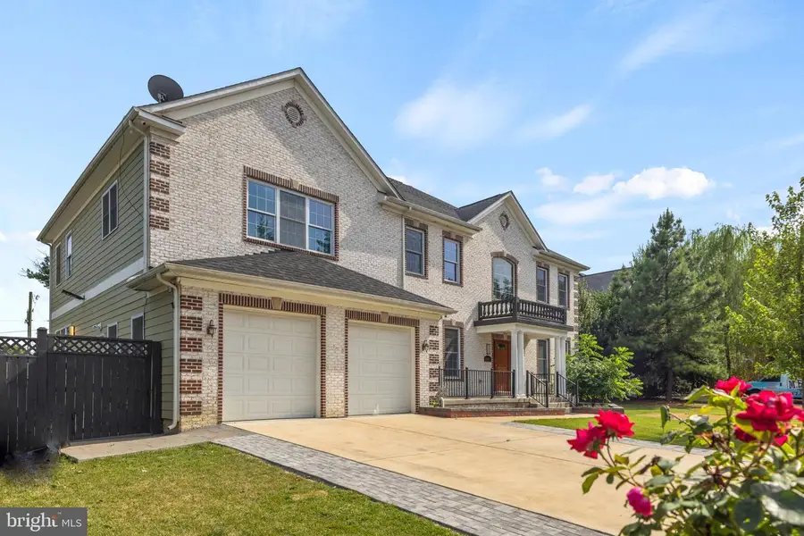 2411 Stokes Ln, Alexandria, VA 22307 - #2