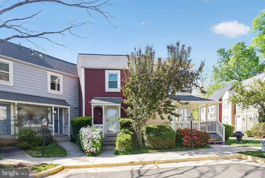 11186 Silentwood Ln, Reston, VA 20191 - #3