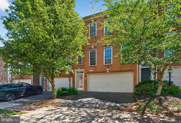 8057 Samuel Wallis St, LORTON, VA 22079