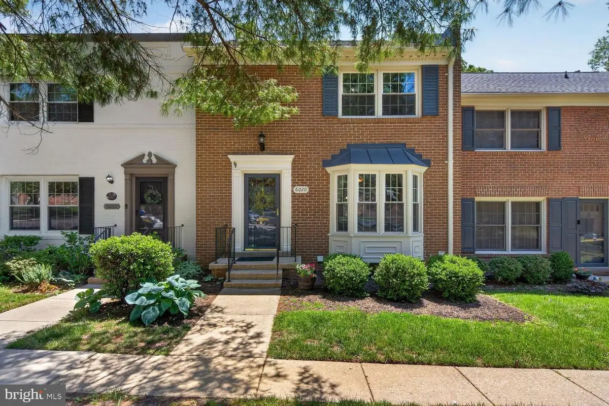 6020 Waterbury Ct, Springfield, VA 22152 - #1