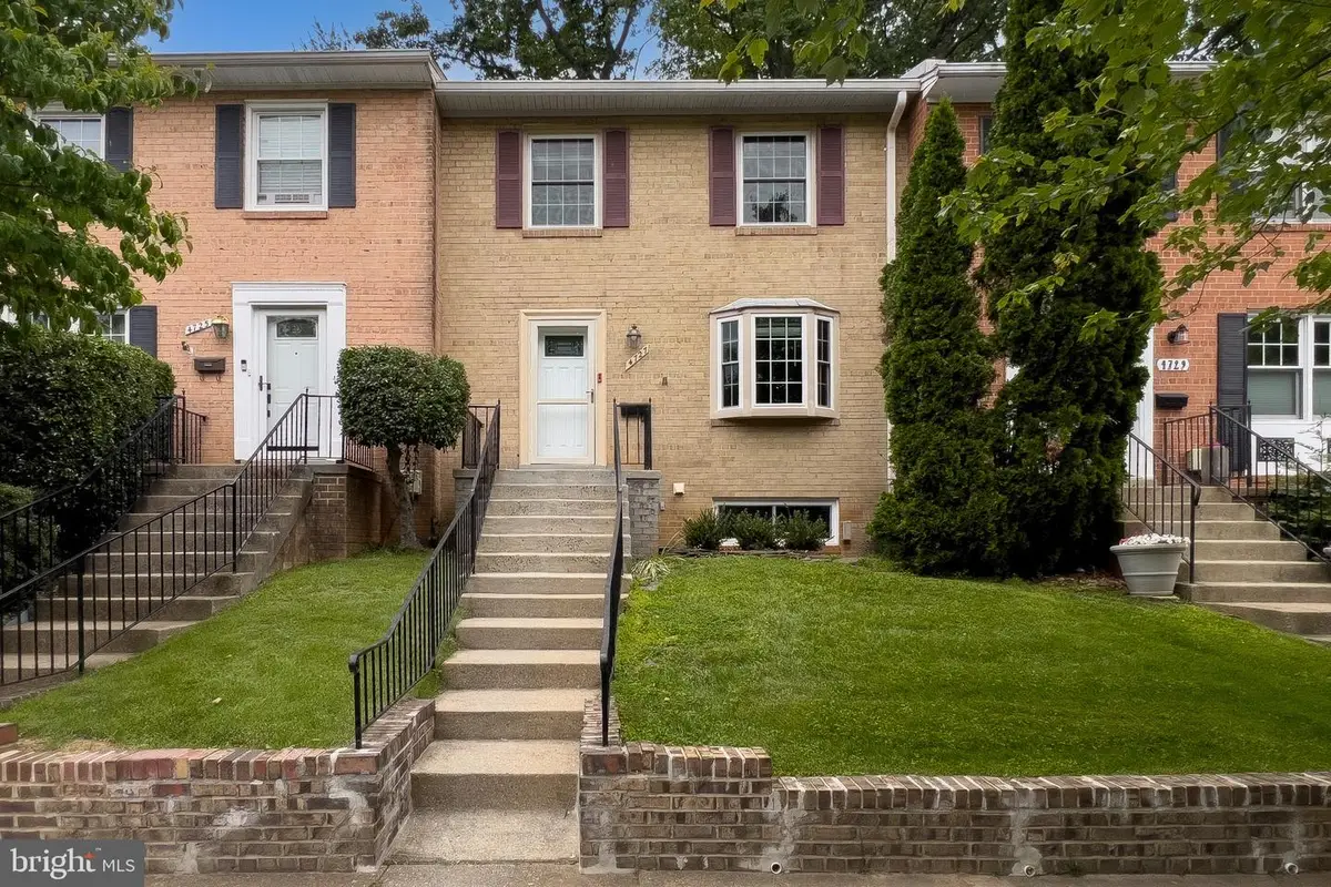 4727 Exeter St, Annandale, VA 22003 - #1