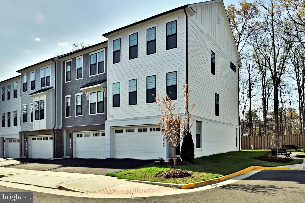 14665 Battery Ridge Ln, Centreville, VA 20120 - #1