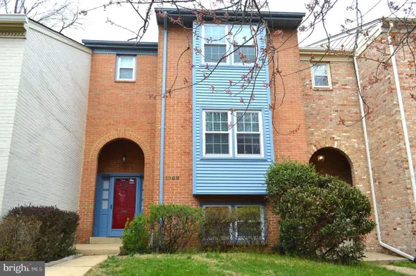 1968 Hopewood Dr, FALLS CHURCH, VA 22043