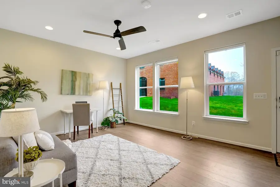 8374 Sallyport St, Lorton, VA 22079 - #2