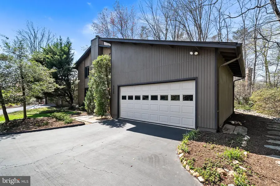 5224 Bradfield Dr, Burke, VA 22015 - #3